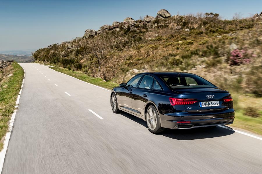  Audi A6 40 TDI Quattro (C8) 2018 года  (WW) (фото 6 из 24)